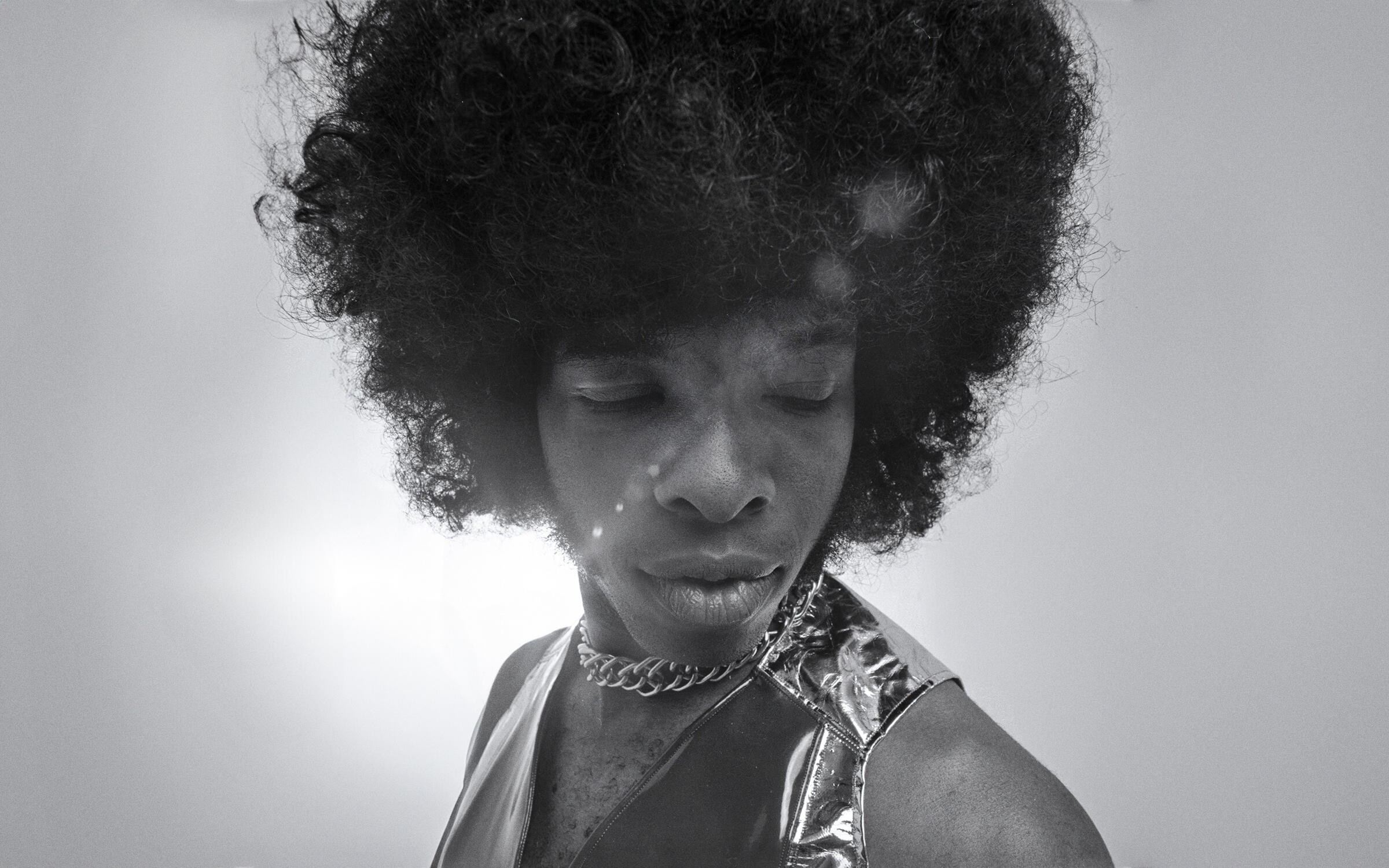 Sly Stone, vocalista pioneiro do funk americano com a Family Stone, morre aos 82 anos