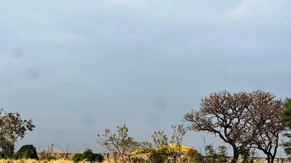Frio fora de época e chuvas derrubam temperaturas no Triângulo e Alto Paranaíba neste início da primavera