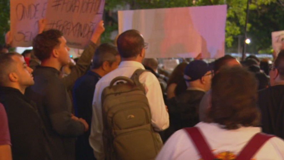 Manifestantes pedem transparência em investigação no caso do Banco Master — Foto: GloboNews
