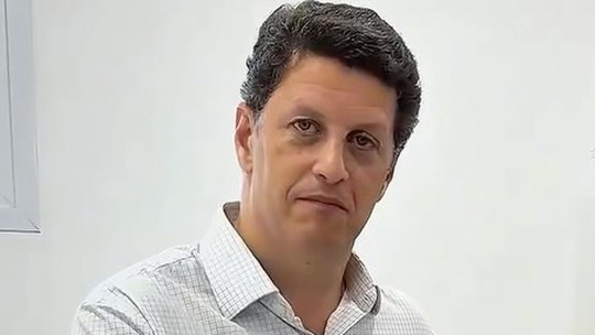 O que acontece com possíveis votos a Salles após ele desistir de candidatura