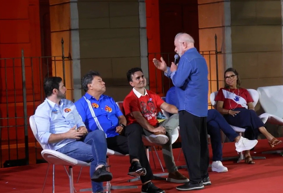 Com três candidatos em palanque, Lula pede acordo entre partidos para unificar candidatura ao Senado no Pará