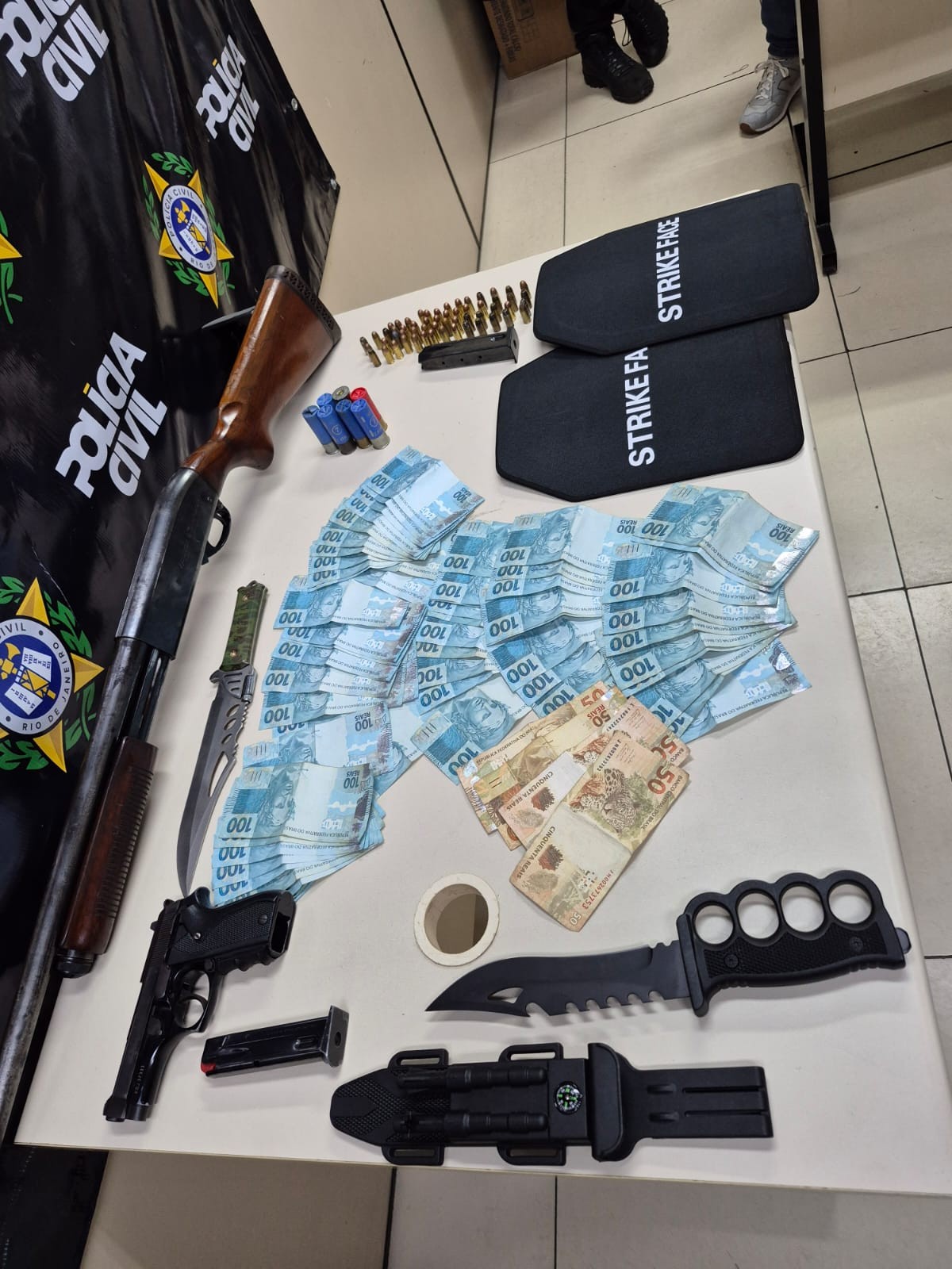 PM é preso dentro de batalhão por roubo, estupro e extorsão 