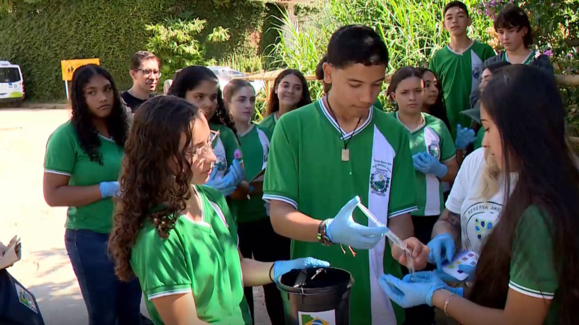 Alunos da rede pública participam de projeto que monitora qualidade dos rios no ES