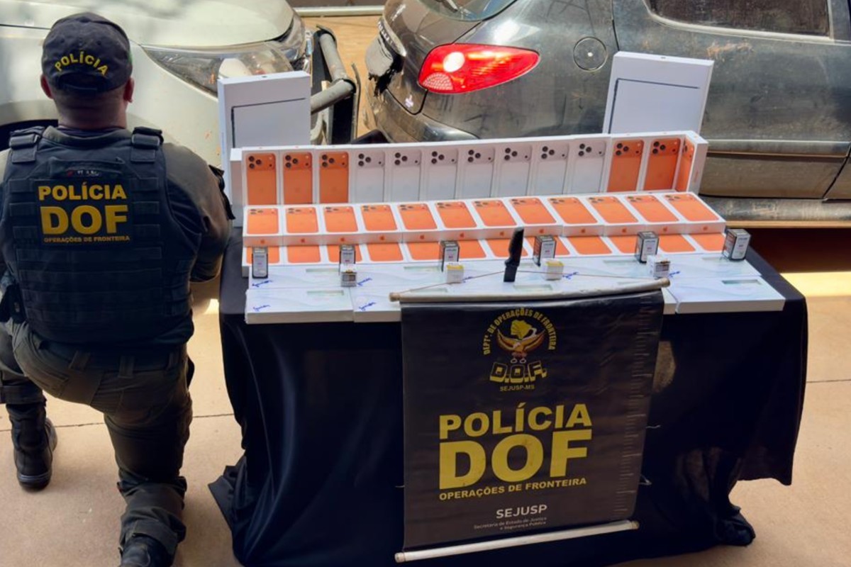 Casal é preso transportando mais de R$ 500 mil em iPhones e canetas emagrecedoras na fronteira