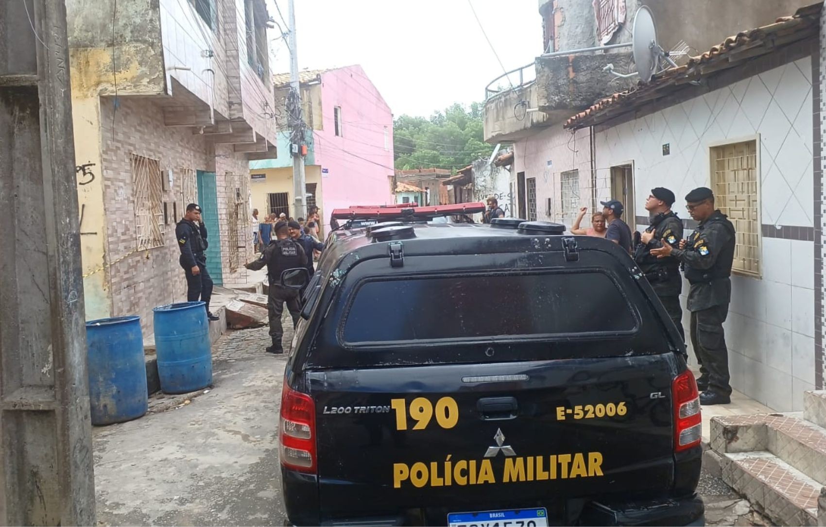 Mulher é encontrada morta dentro de residência em Aracaju