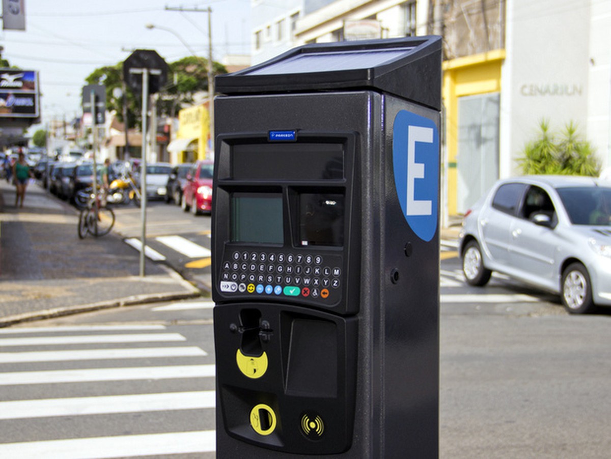 Zona Azul em Florianópolis: cobrança para estacionamento é retomada com  novo app