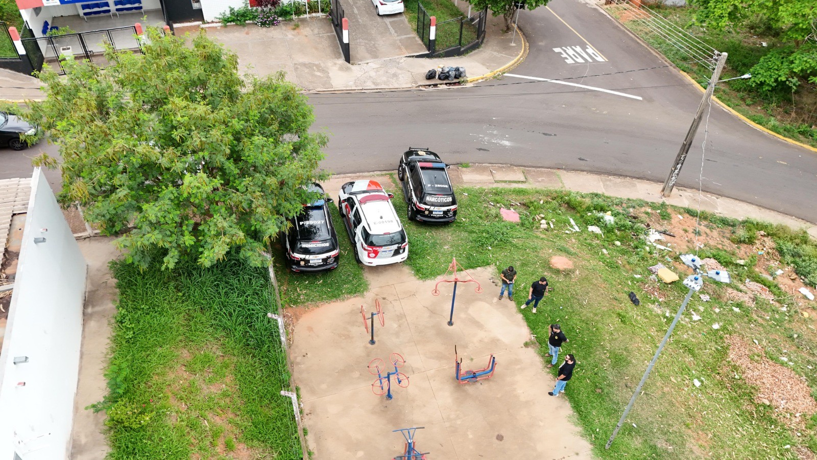 Operação Oryza localiza mais de 21 quilos de maconha e arma de fogo em dois tonéis enterrados no Jardim Morada do Sol