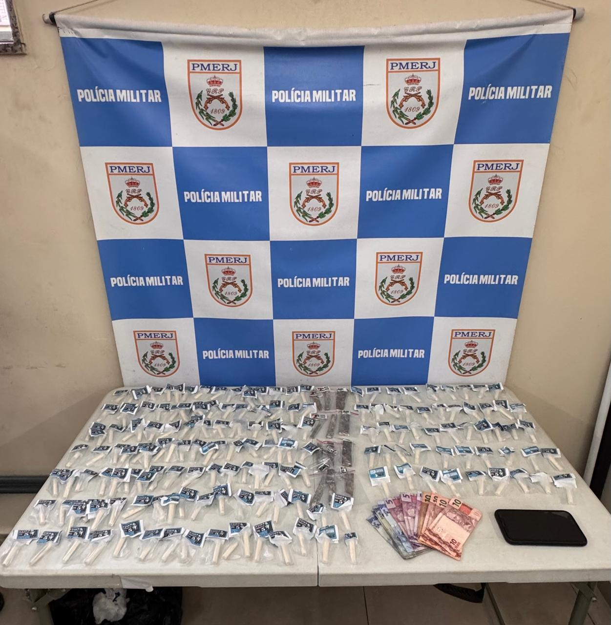 Homem é preso com drogas em Volta Redonda