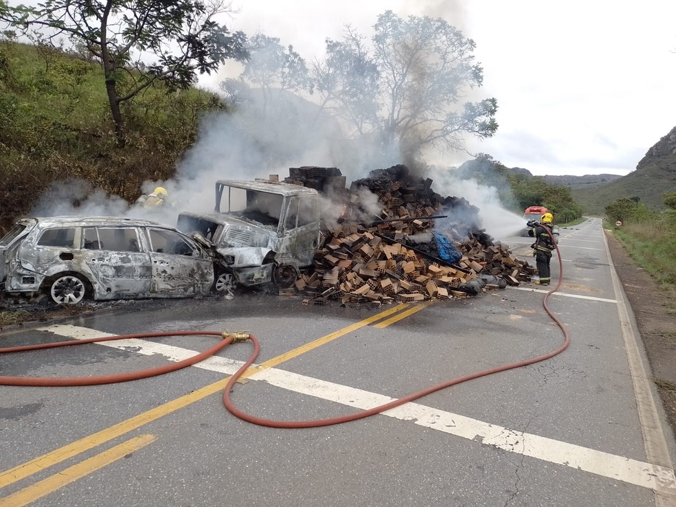 Acidente deixa duas pessoas mortas em Gouveia — Foto: Corpo de Bombeiros