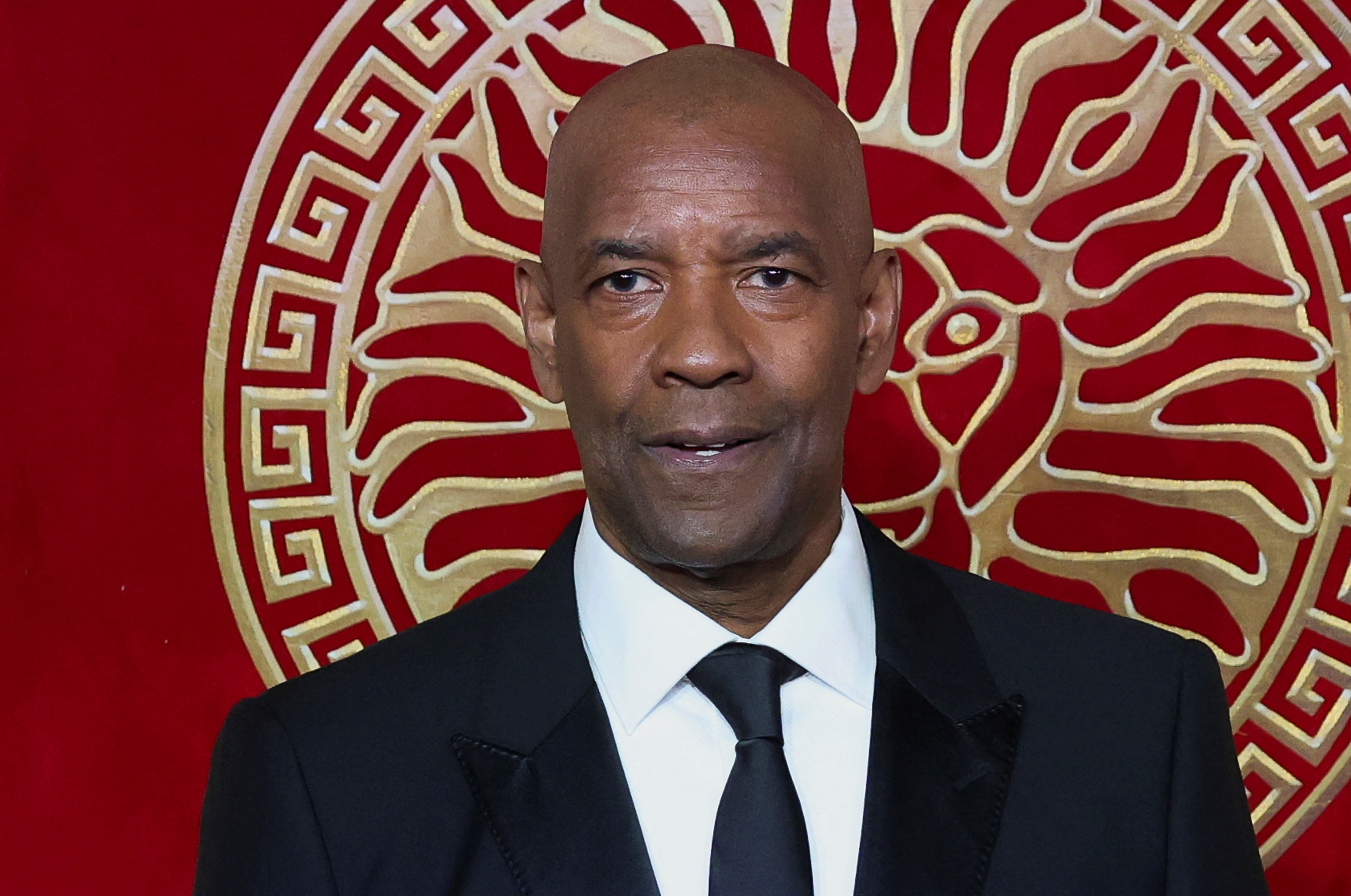 Denzel Washington diz que não vai mais ao cinema e parou de ver filmes: ‘Estou cansado’