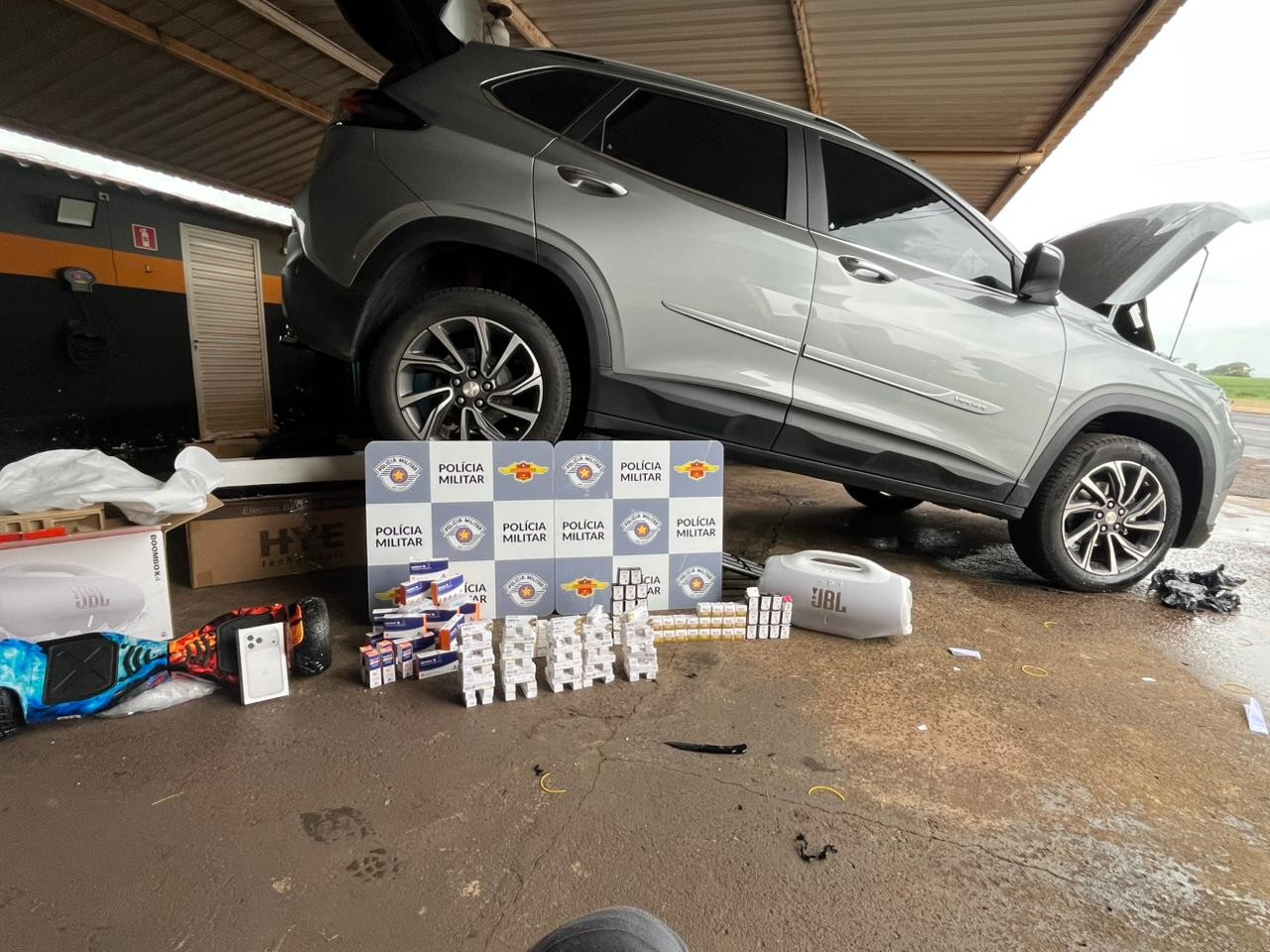 Polícia Rodoviária apreende 170 caixas de remédios emagrecedores em rodovia no interior de SP 