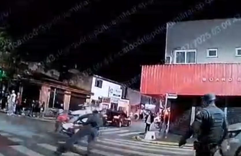 VÍDEO: jovem de 18 anos tenta furar blitz e atropela policial militar no litoral de SP