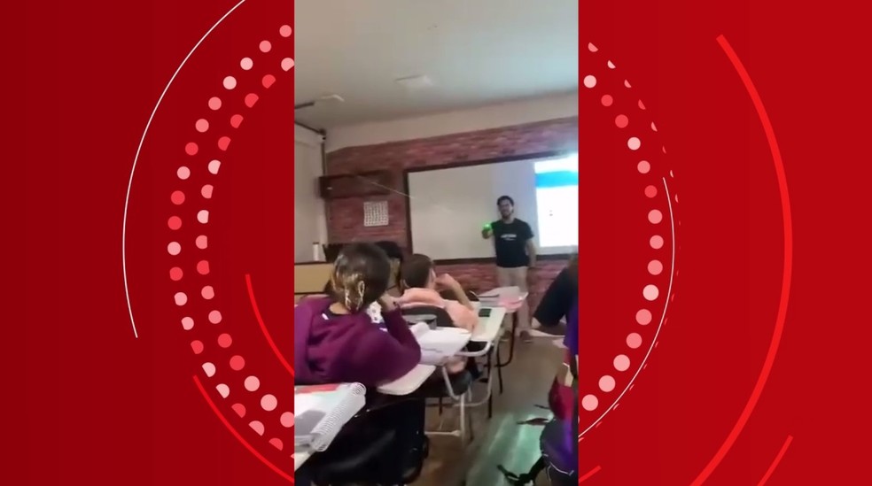 Professor 'usa' fumaça de queimadas para explicar fenômeno físico em Porto Velho — Foto: Redes Sociais/Reprodução