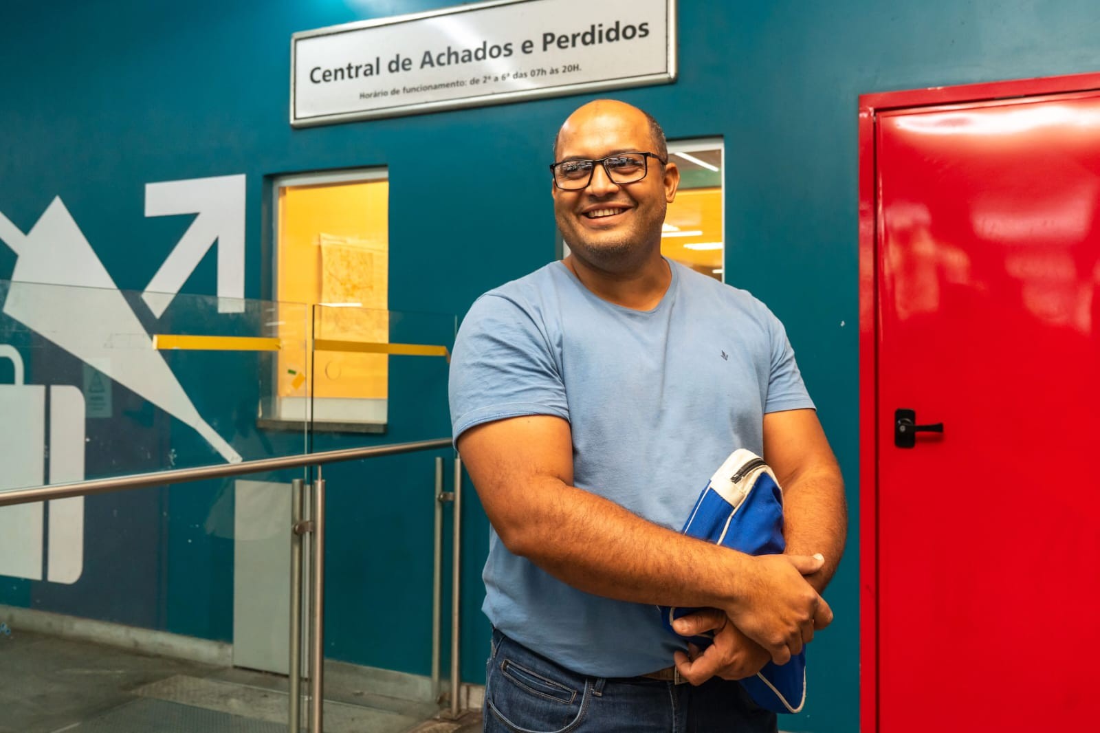 Passageiro do metrô recupera mochila com R$ 7 mil em dinheiro e notebook: 'Agradeço muito'