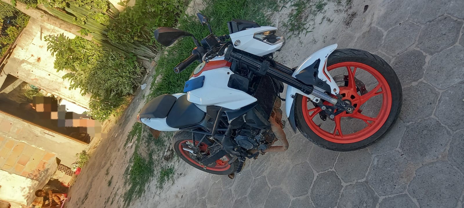 Homem pede para usar banheiro de casa e furta celular de morador em Ibiaí 