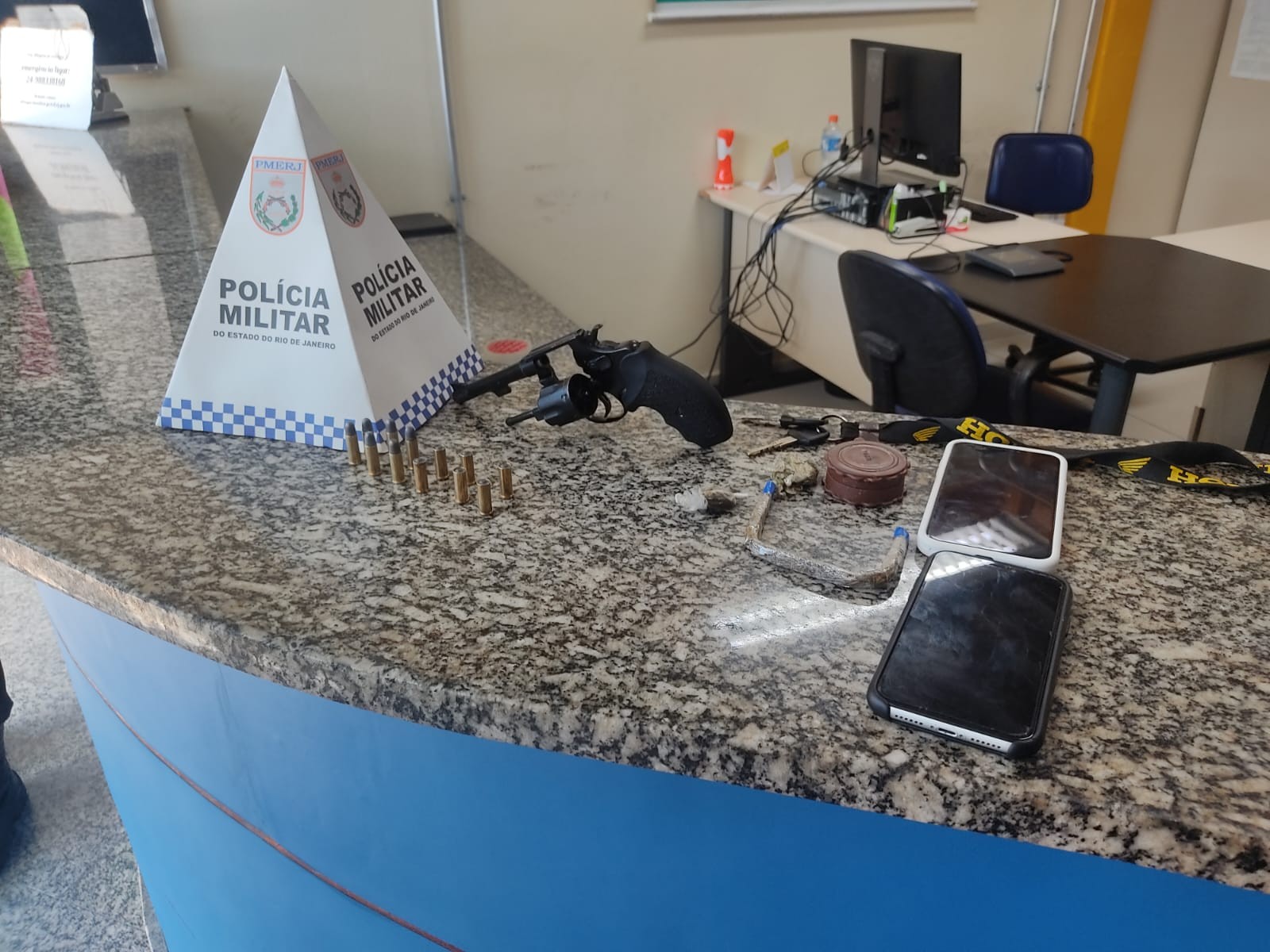 Suspeitos são presos após fuga e atropelamento de policial em Barra Mansa