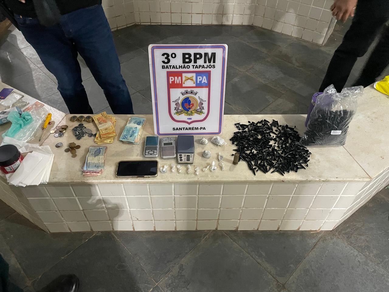 Suspeito de tráfico de drogas é preso no bairro São Cristovão