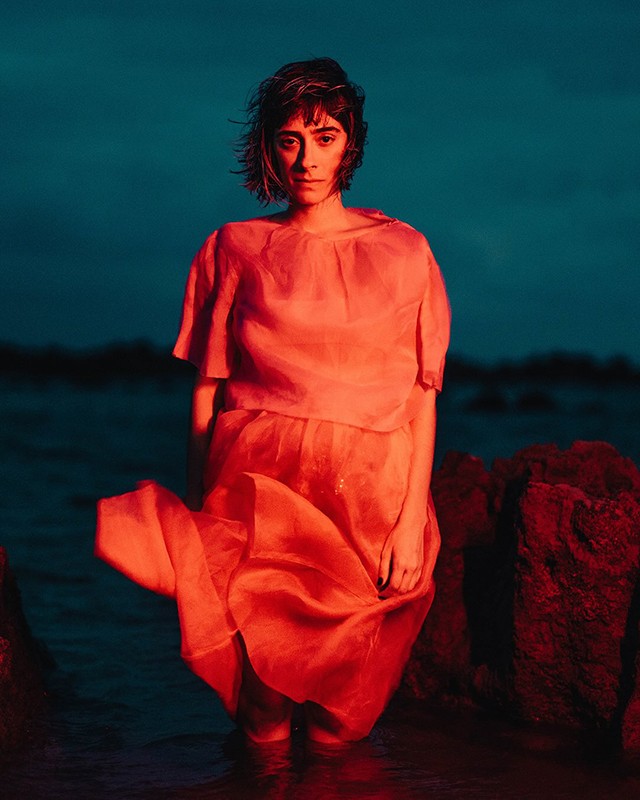 Juliana Linhares apresenta em maio o segundo álbum solo, ‘Até cansar o cansaço’, com mesmo time do primeiro