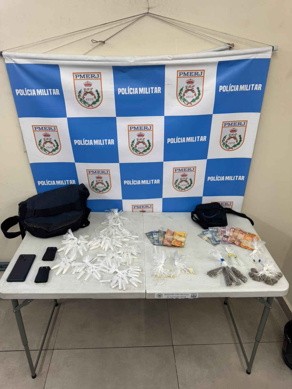 Suspeito é detido com drogas durante ação da PM em Volta Redonda