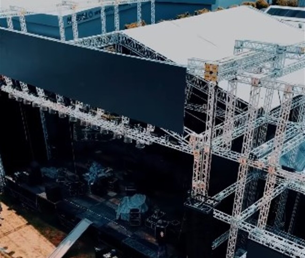 Trabalhador morre durante montagem de palco em feira agropecuária, em Campo Grande; polícia investiga causa