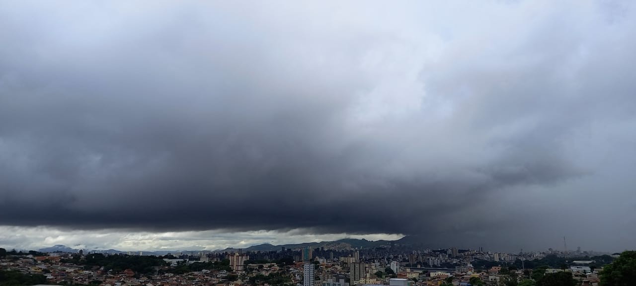 Inmet emite alerta de chuva intensa para 55 cidades da região; veja quais