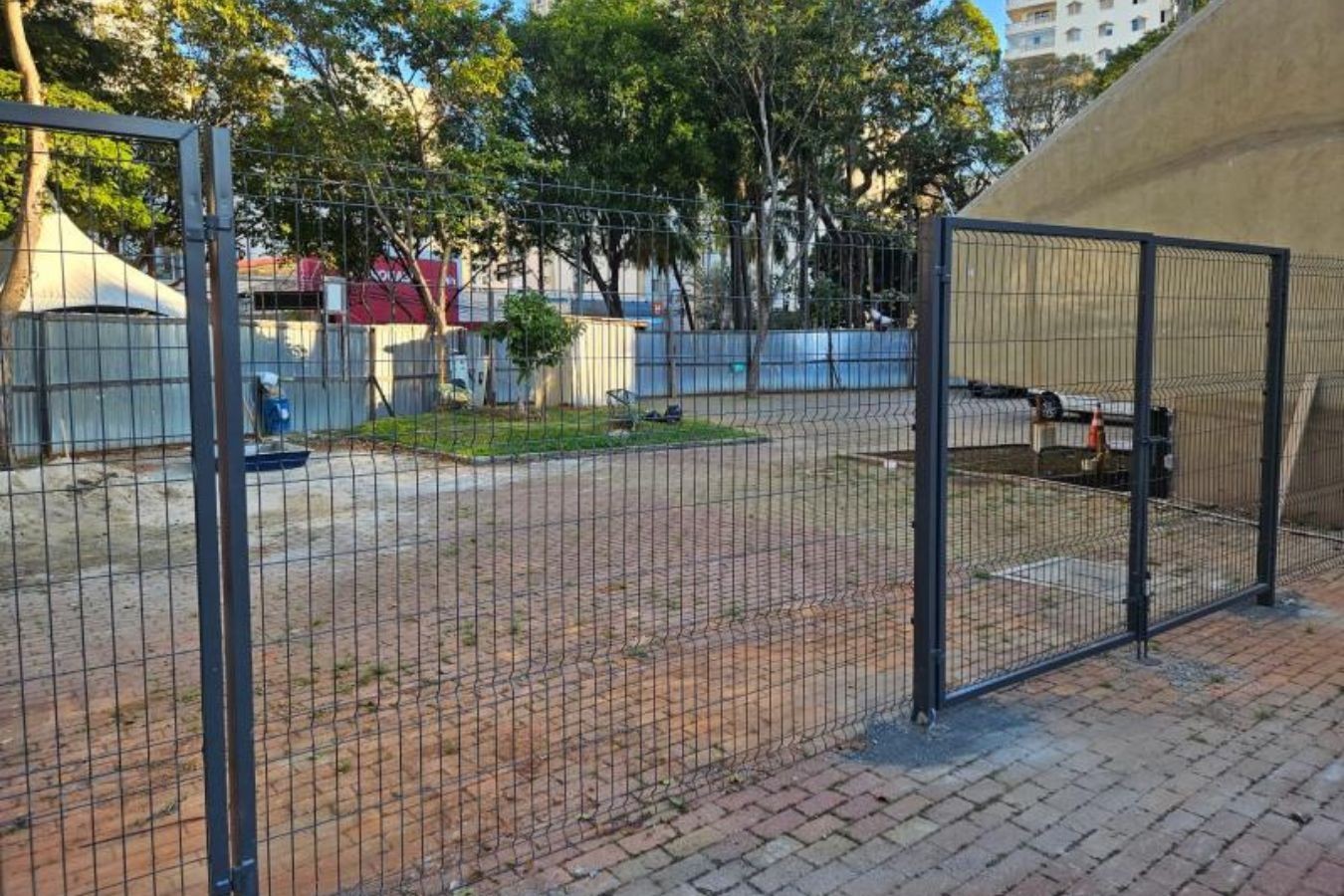 Justiça dá prazo para Condephaat avaliar regularidade de gradis no Centro de Convivência de Campinas