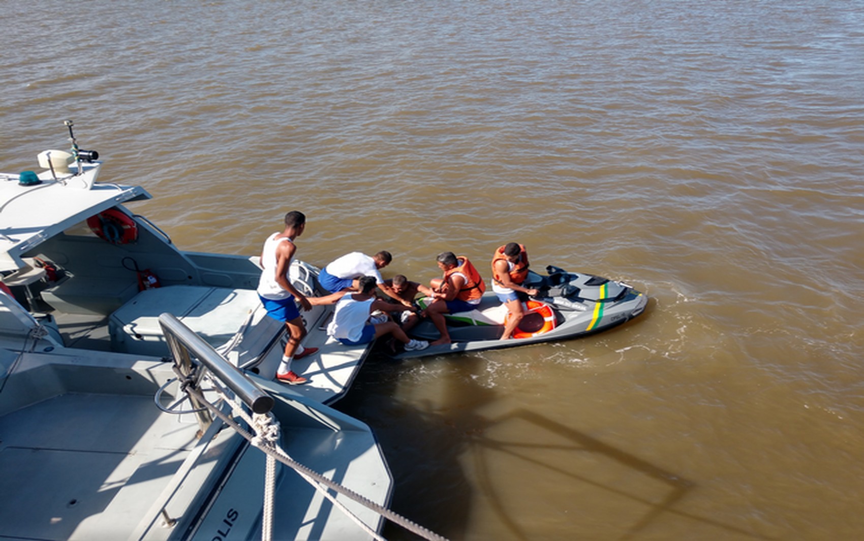 Homem é resgatado após se afogar no Rio Sergipe | G1