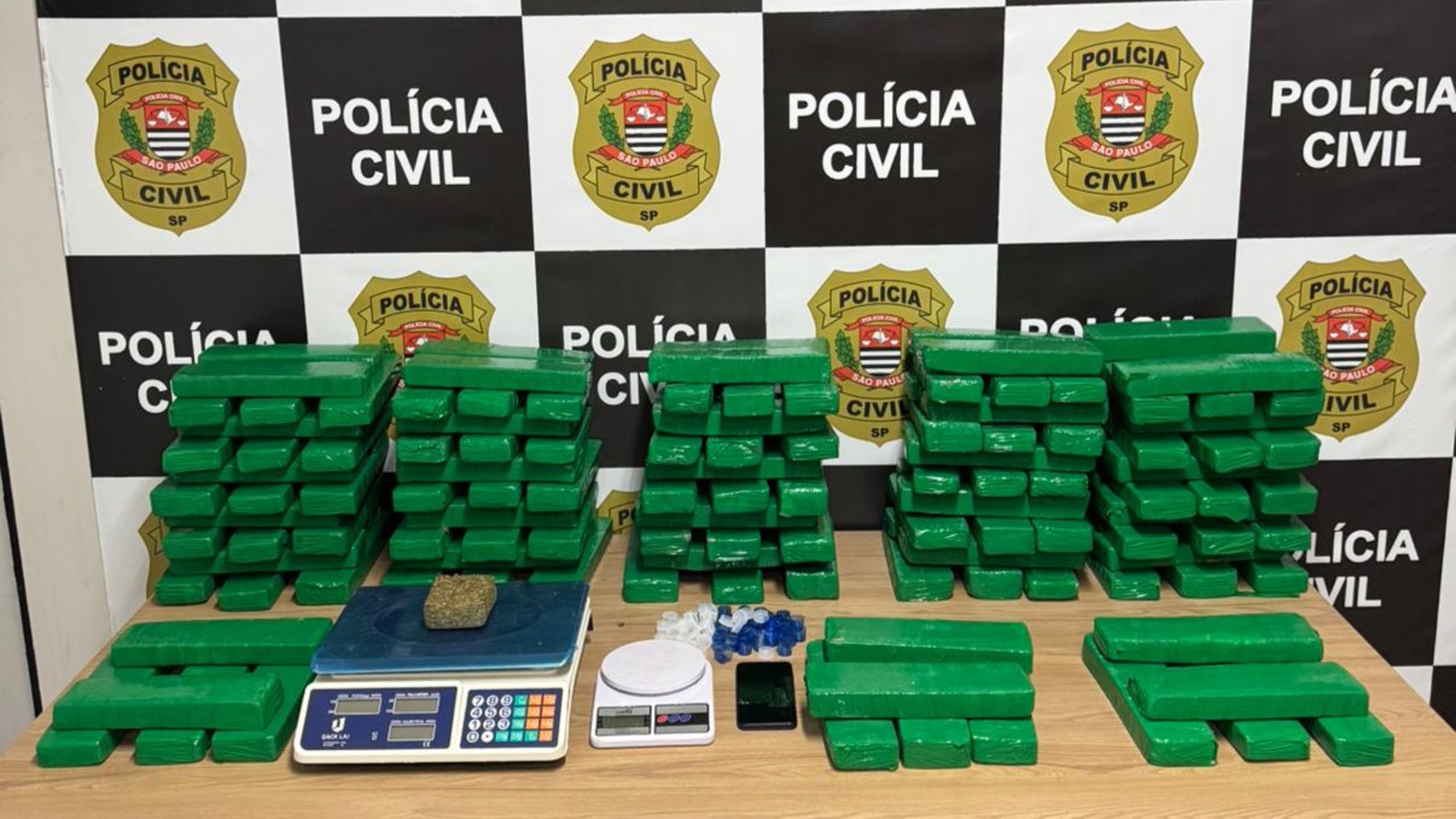 Homem é preso suspeito de esconder 100 quilos de maconha dentro de casa em Itapetininga