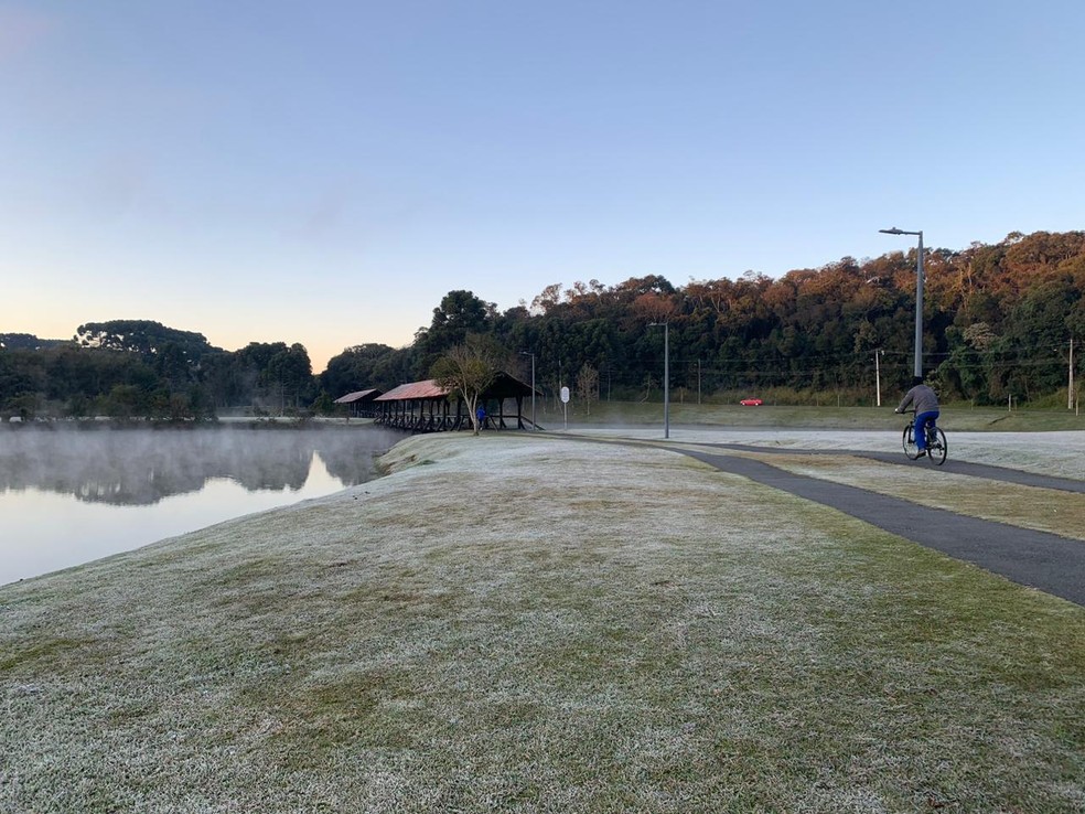 Parque Barigui, em Curitiba, nesta terça-feira (13) — Foto: Murilo Souza/RPC