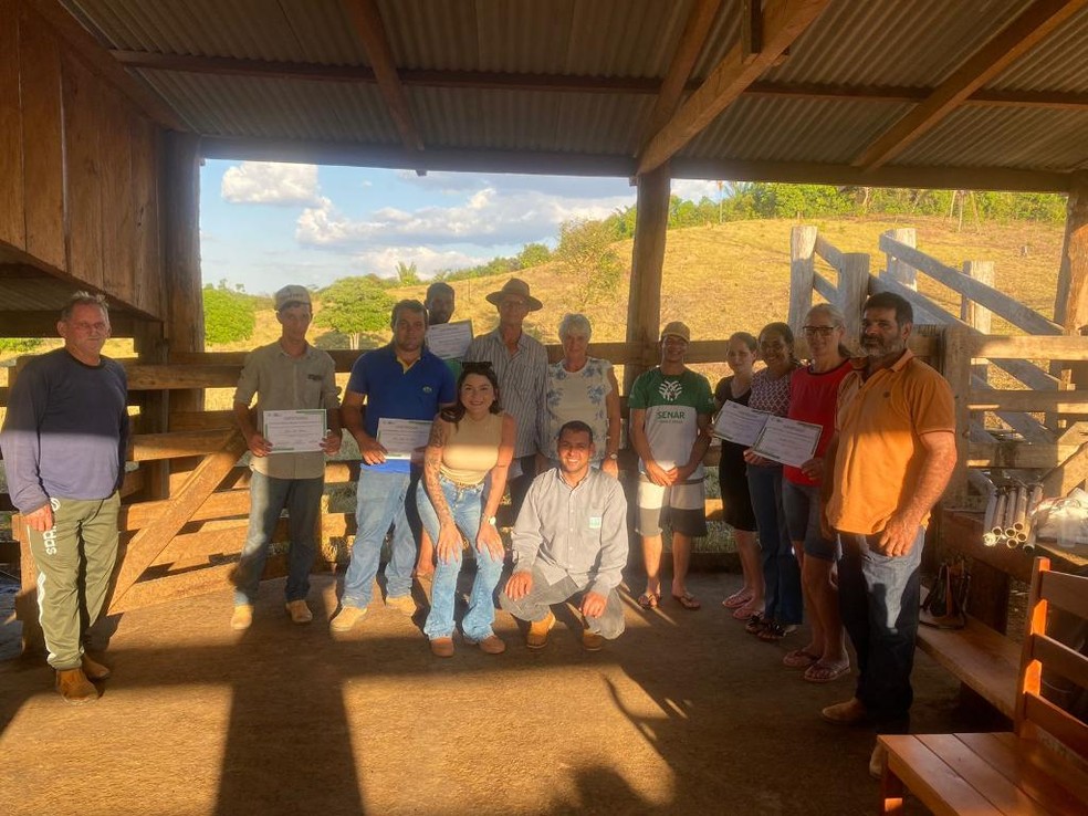 Produtores rurais ganham ordenhadeiras mecânicas em MT — Foto: Assessoria