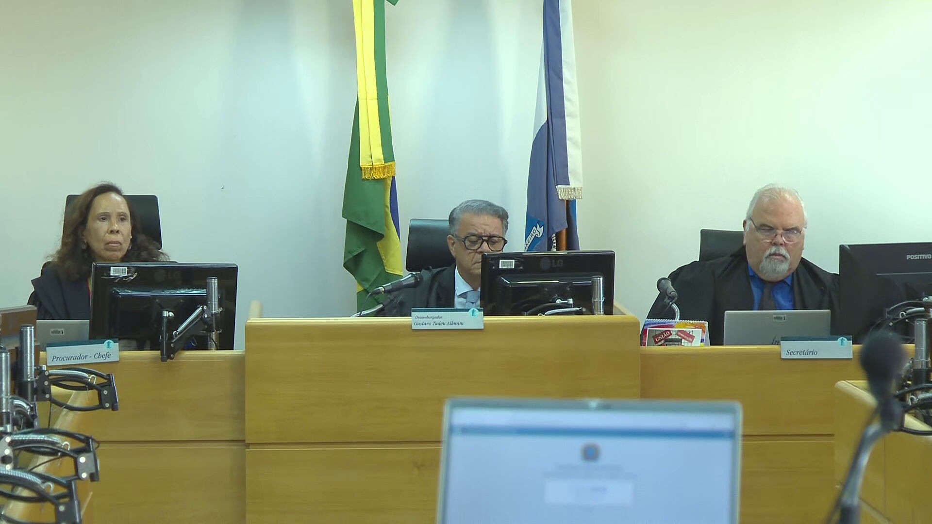 TRT realiza nova audiência de conciliação com rodoviários e empresas de ônibus para definir greve