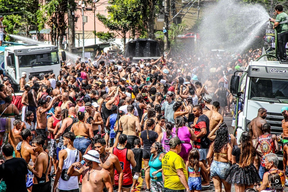 Folia Imperial reúne blocos e shows em Petrópolis até terça-feira; veja programação completa