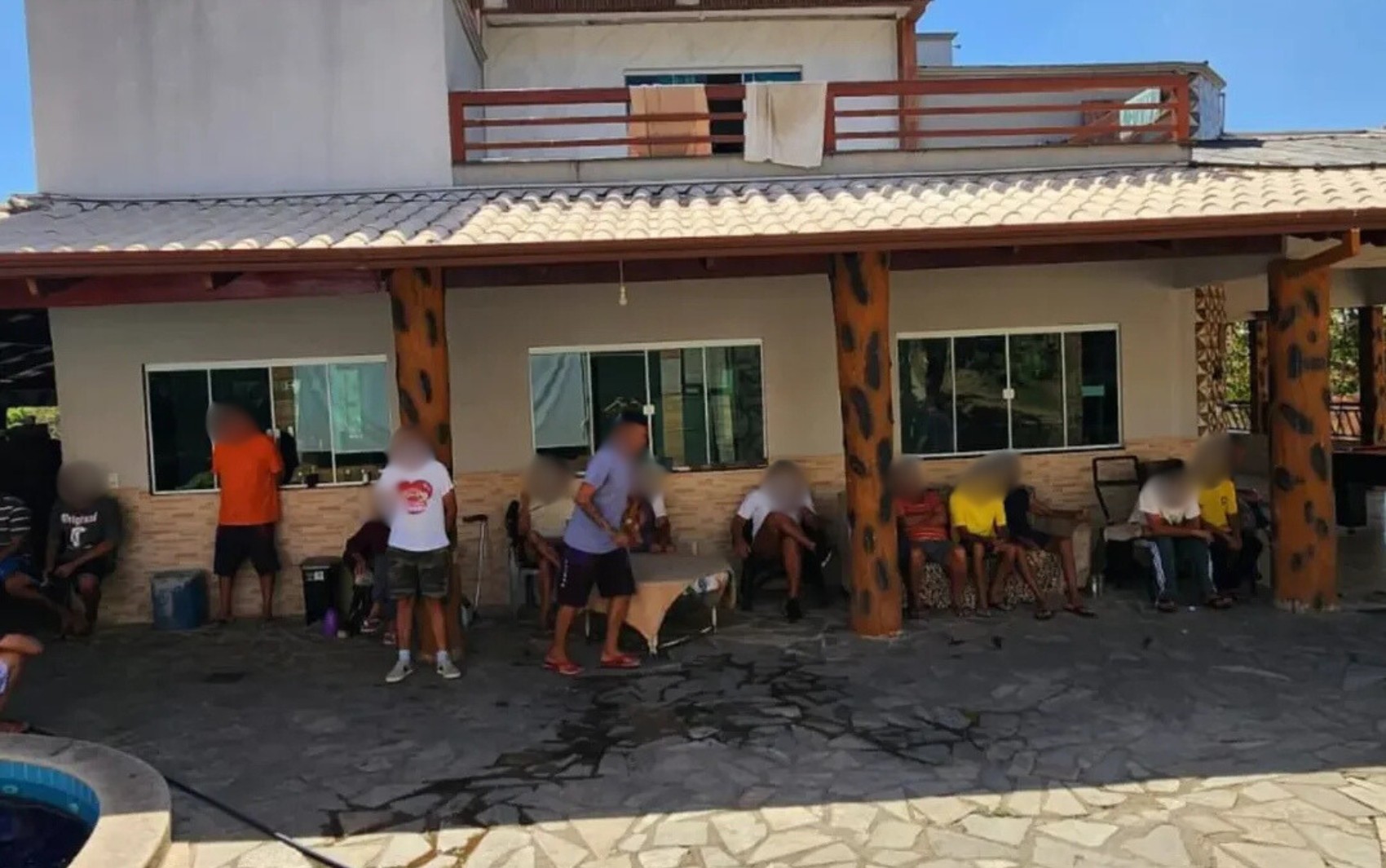 Dona de clínica de reabilitação é presa por sequestro, cárcere privado e maus-tratos, em Goiás 