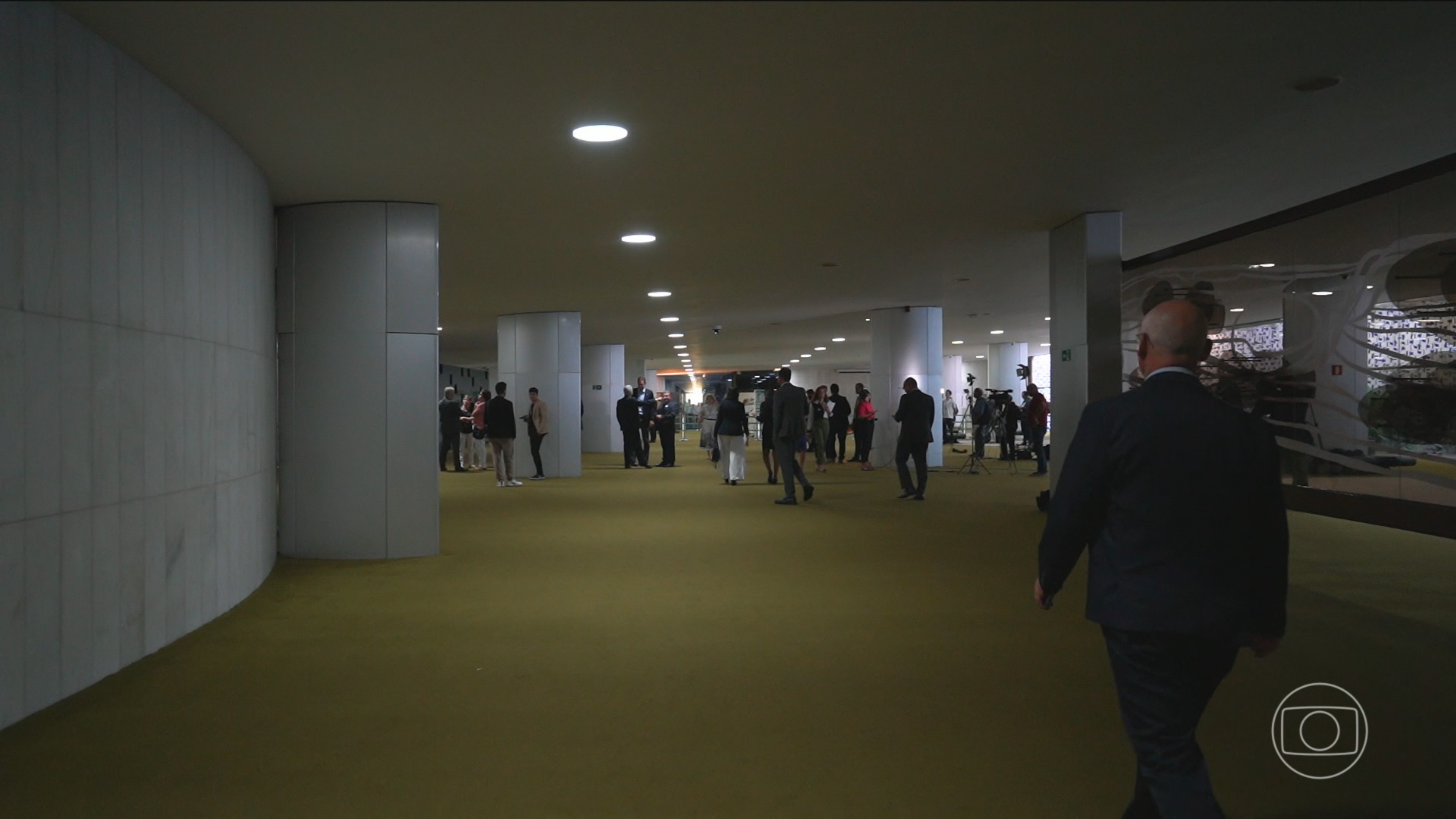 Lula veta ‘penduricalhos’ acima do teto do funcionalismo e reajustes escalonados até 2029, aprovados pelo Congresso