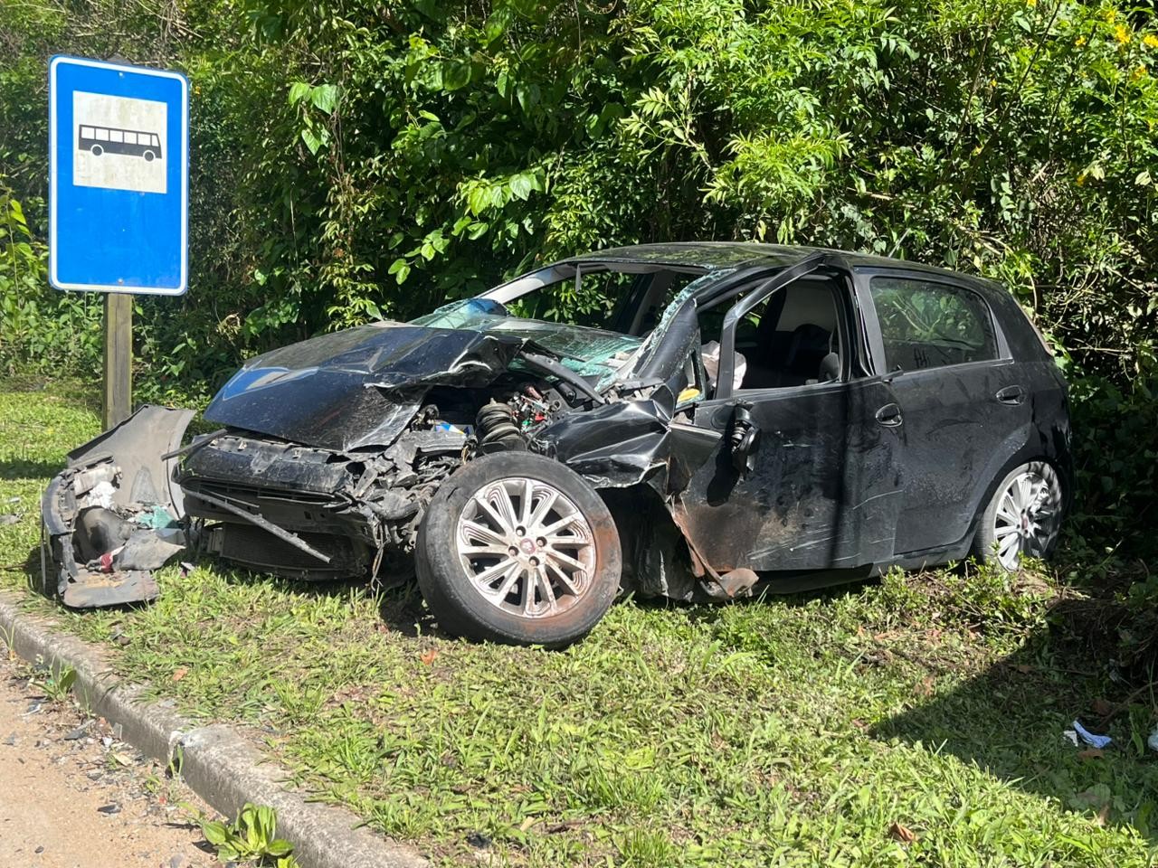 Acidente deixa dois homens feridos na rodovia Mogi-Salesópolis