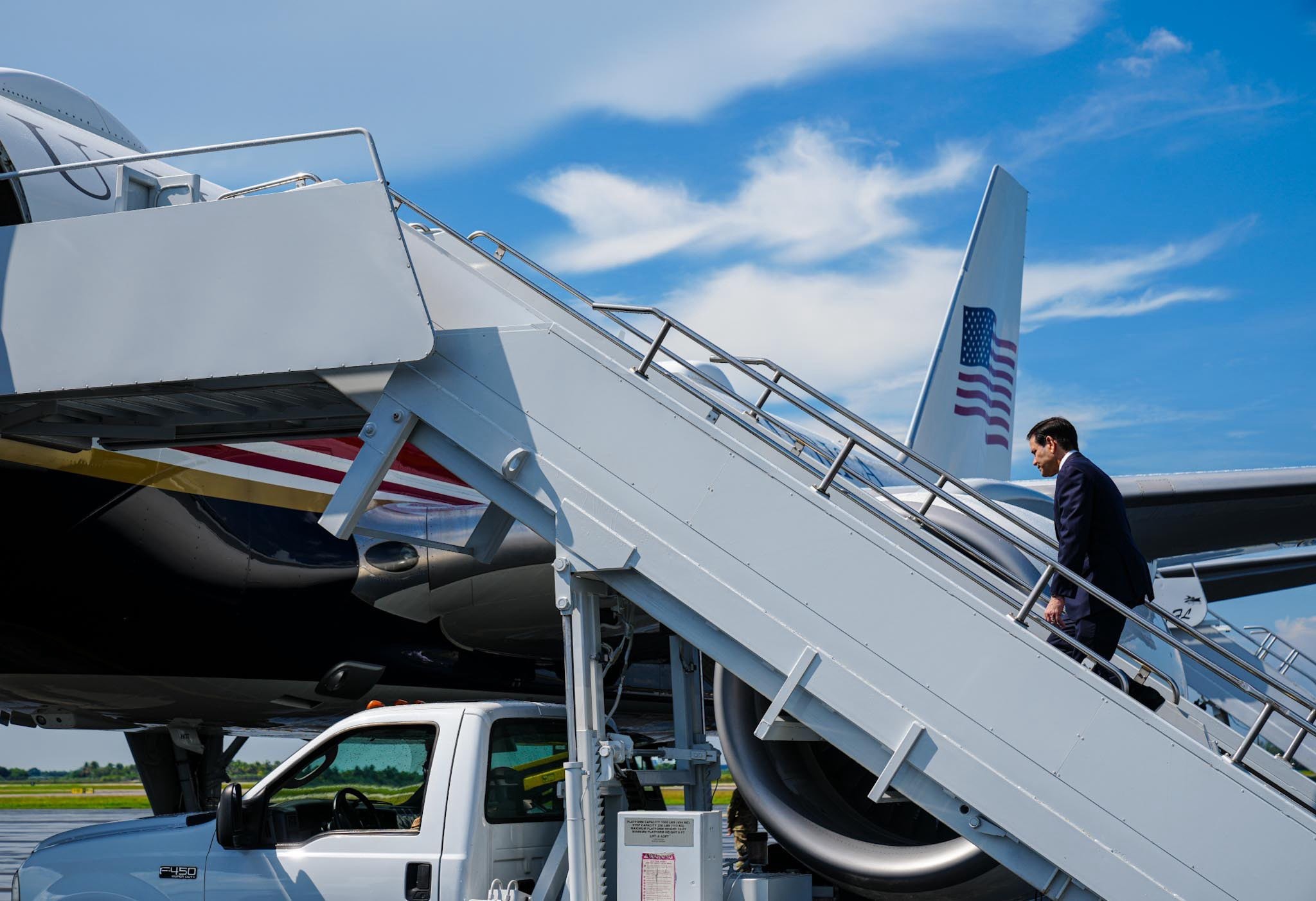 Após falar em 'domínio das Américas', secretário de Estado de Trump embarca rumo à Colômbia