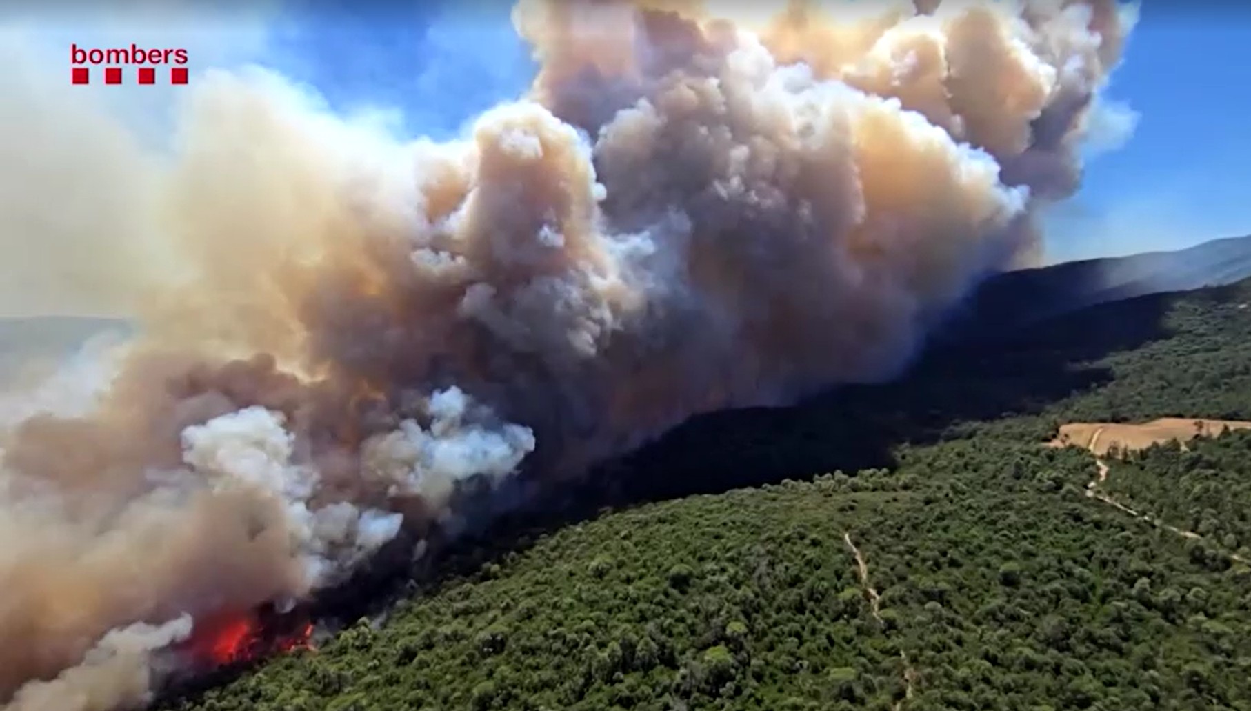 Incêndio florestal atinge Costa Brava e leva a confinamento de cidades na Espanha