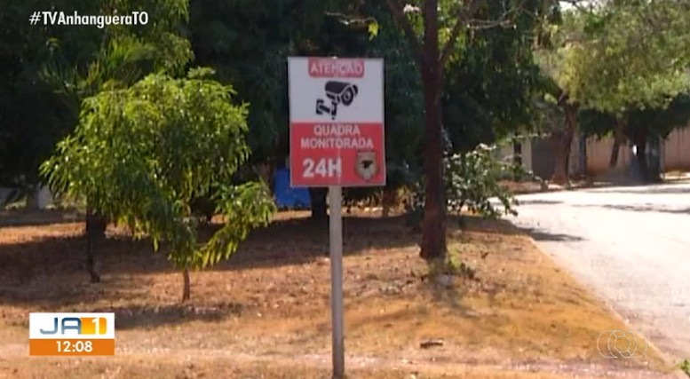 Moradora que teve casa furtada três vezes reclama da falta de policiamento: 'Ruim ver a casa toda revirada'