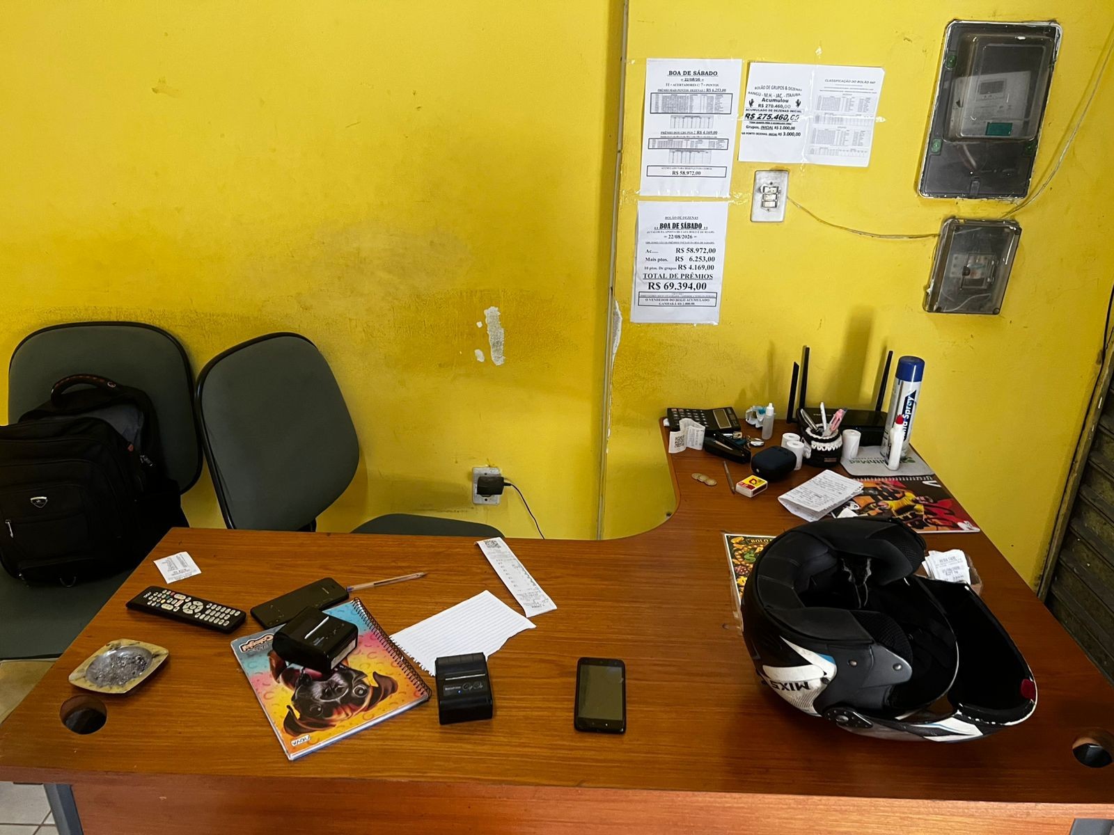 Motorista de app recolhe dinheiro do jogo do bicho durante corrida, e passageira chama a polícia após ameaça; 3 são presos