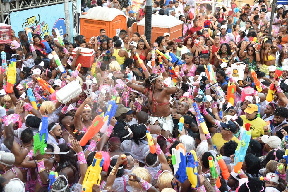 Cantor Flavinho da banda Pagodart no carnaval de Salvador — Foto: Sérgio Pedreira/Ag. Haack