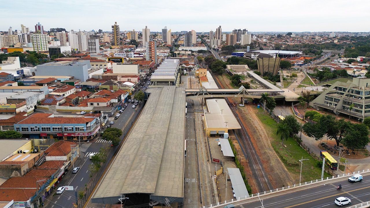 Suspeito usa faca para intimidar e roubar vítima em plena luz do dia no centro de Rio Preto