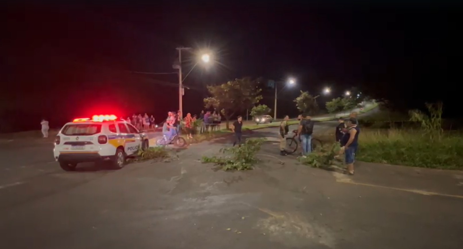 Pedestre morre após ser atropelado por dois carros em Uberlândia e motoristas fogem sem prestar socorro