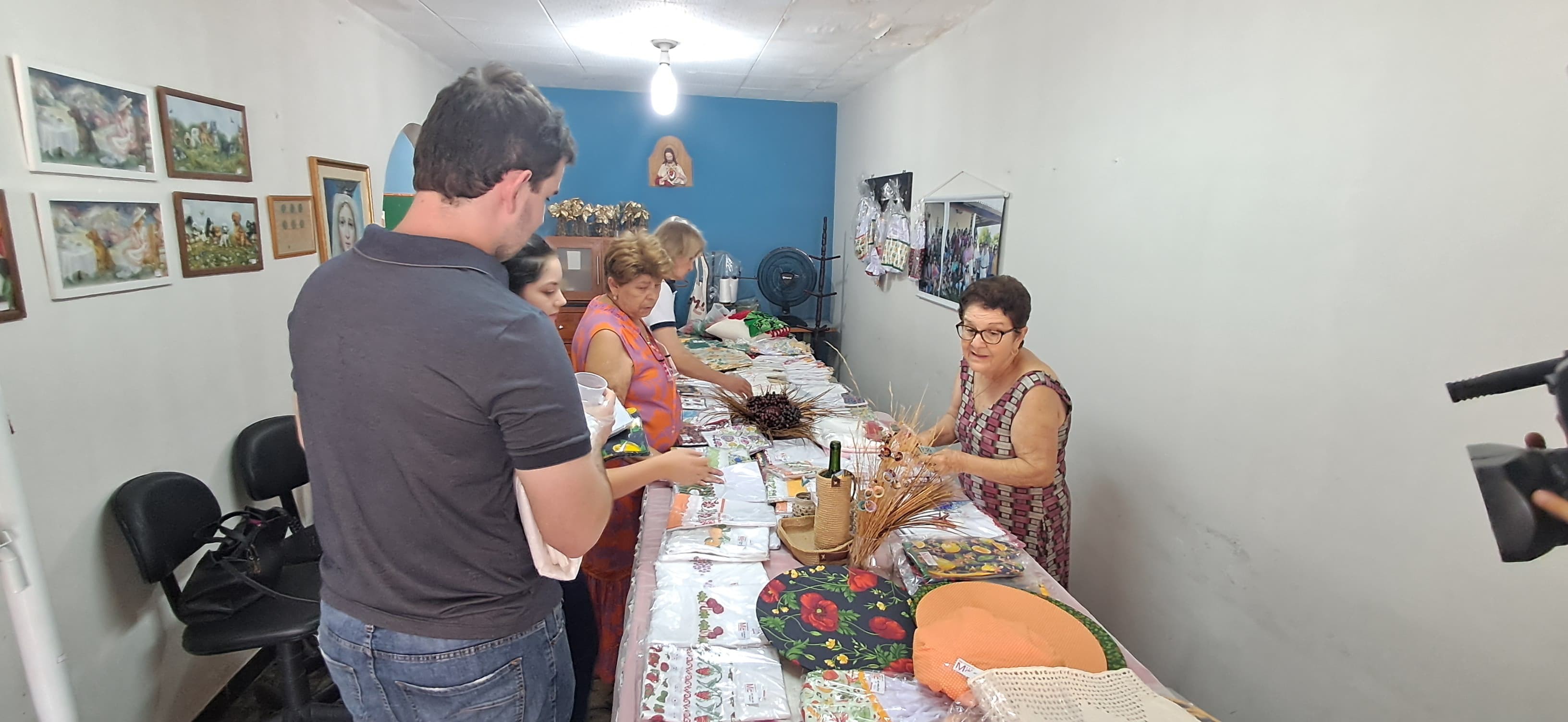 Bazar solidário ajuda na compra de medicamentos para pacientes com câncer do Hospital Dom Tomás