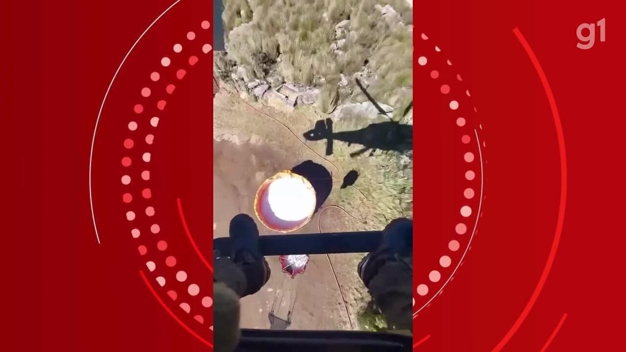 Militares da Aviação do Exército apoiam combate ao incêndio no Parque Nacional do Itatiaia, no RJ