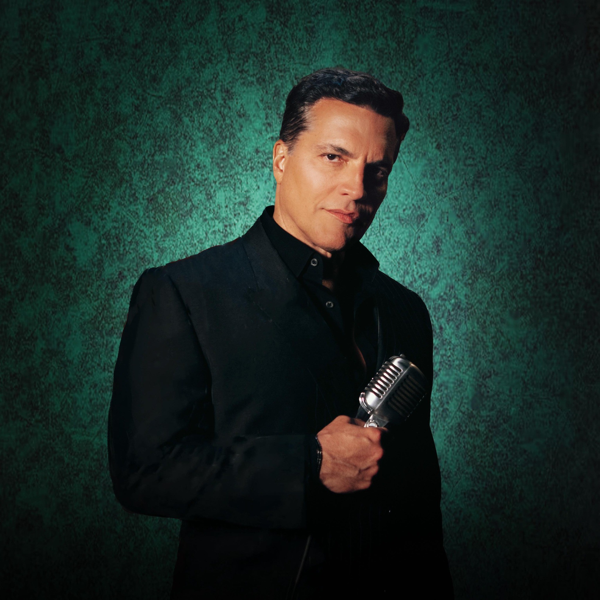 Daniel Boaventura é crooner em EP com o swing e o espírito natalino da era de ouro do cancioneiro norte-americano