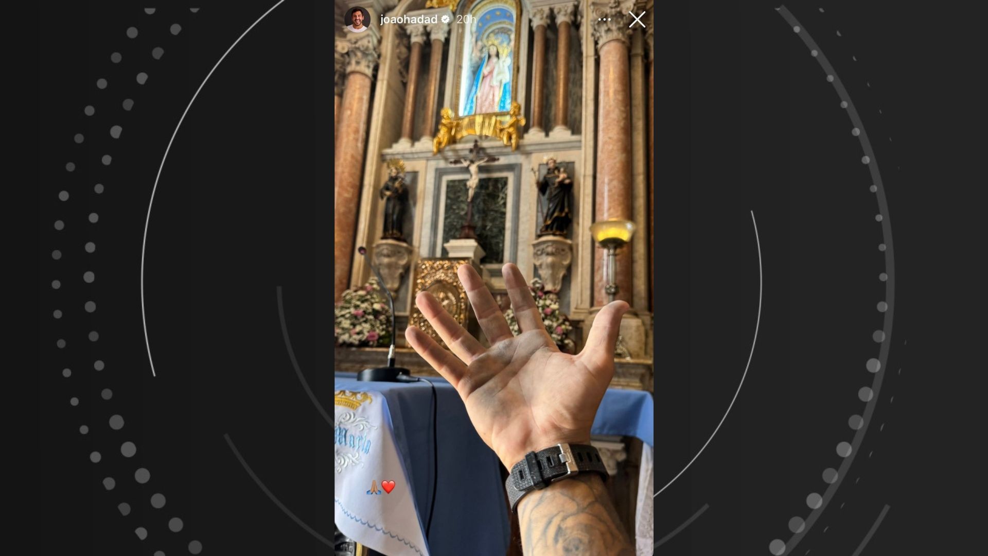 VÍDEO: Do alto do Convento da Penha, no ES, empresário joga cinzas de influencer morta durante lipoaspiração