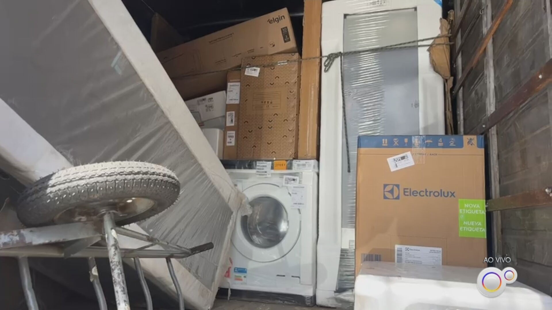 Trio é preso em Jundiaí suspeito de roubar caminhão com carga de eletrodomésticos