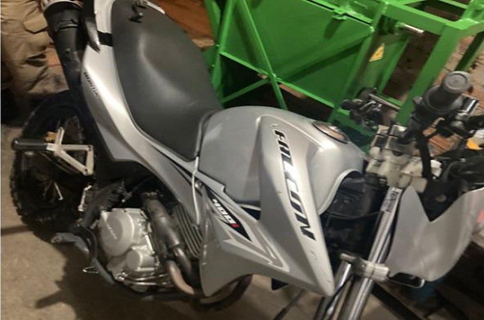 Motocicleta apreendida na segunda fase da operação "Hidra de Lerna" na Zona da Mata — Foto: MPMG/Divulgação