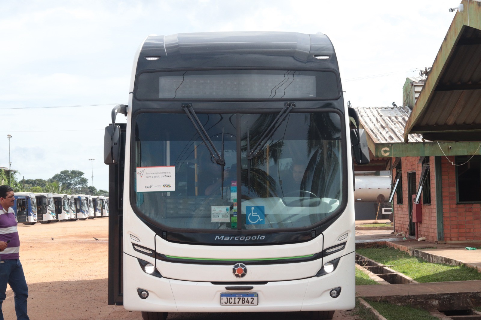Em fase de teste, ônibus elétrico deve começar a circular em Rio Branco na terça-feira (7)
