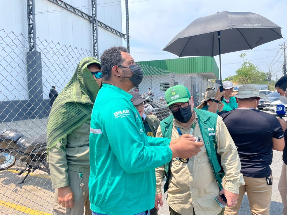 Ipaam usa drone para avaliar a extensão dos danos de incêndio que atinge lixão no Distrito Industrial 2 — Foto: Lucas Macedo/g1 AM